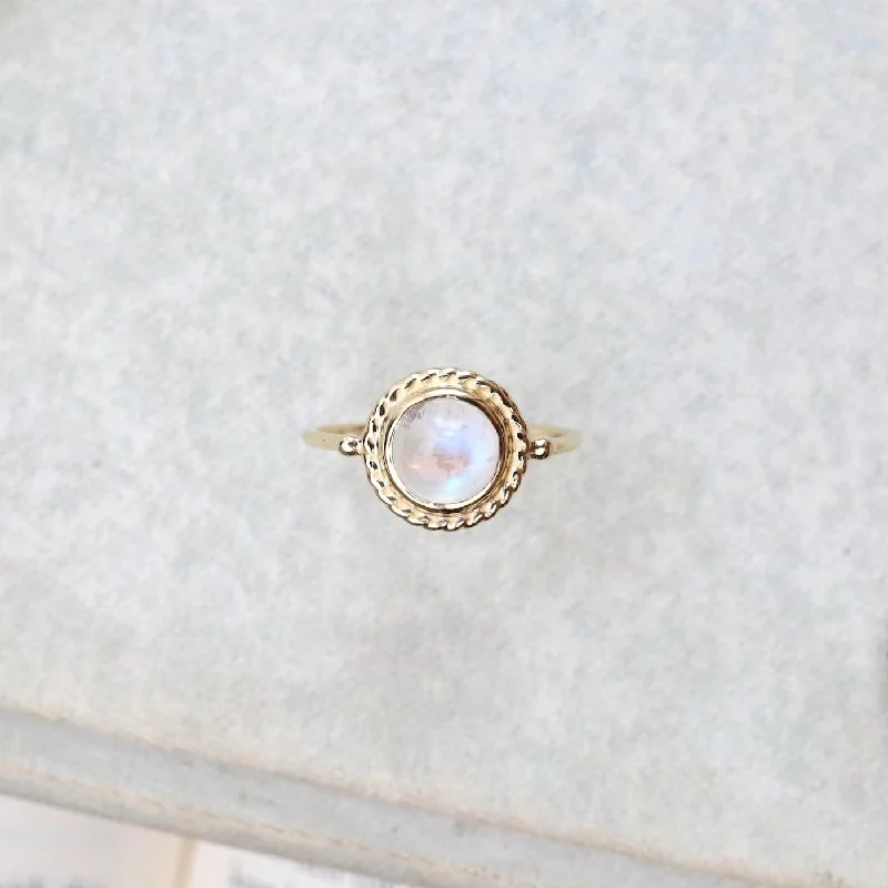 Gold Antiquarian Ring with Moonstone