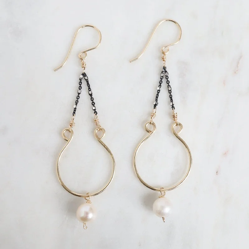 Black Chain & Gold and Pearl Drop Earring